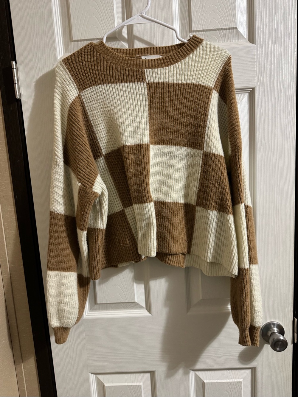 Women's Checkered Knit Sweater - Cream & Brown